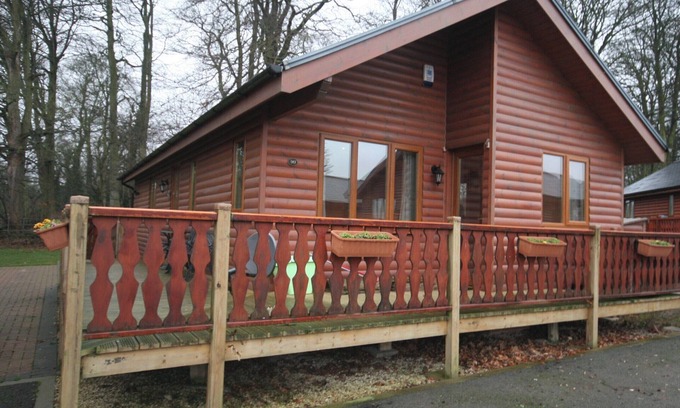 Sewerby Cottage | Ideal location for golfers and adjacent to Sewerby Park and Gardens.