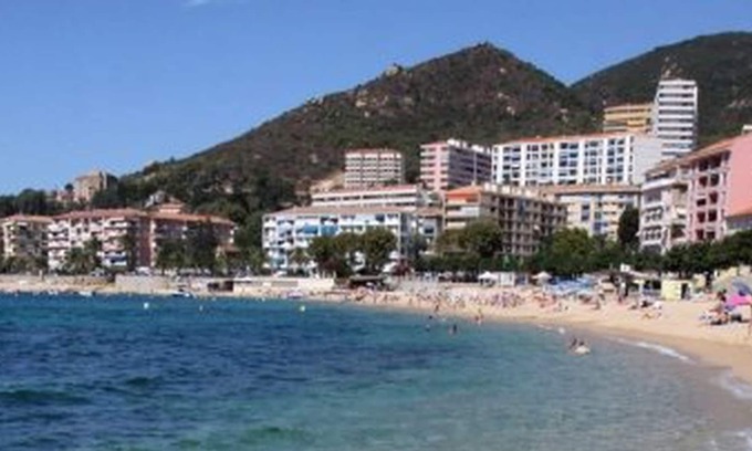 Corse-du-Sud Apartment | Ideal location