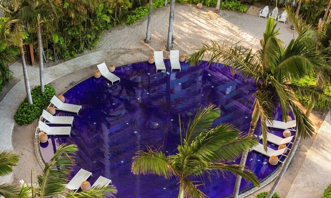 Waikiki Hotel | Ideal Mix of Comfort and Value! Oceanfront, Outdoor Swimming Pool!