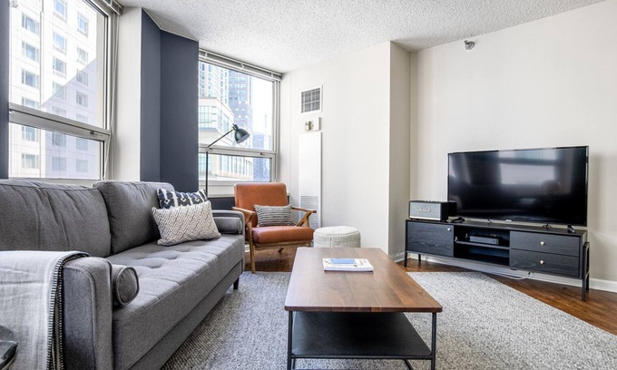 Rush and Division Apartment | Ideal River North 1BR w/pool, gym, nr. L & Magnificent Mile