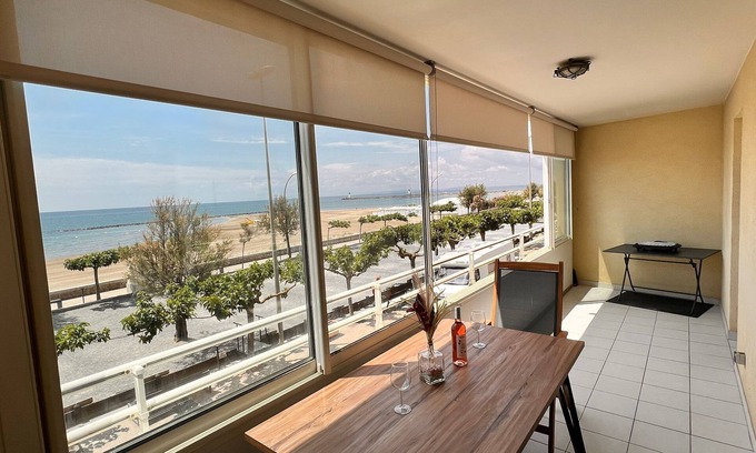 Le Grau-dʼAgde Apartment | Ideally located Beach apartment with all amenities within walking distance