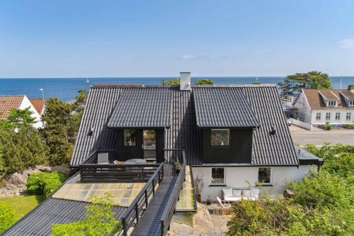 Sandvig Villa | Idyllic Cliffside Villa With Stunning Sea Views