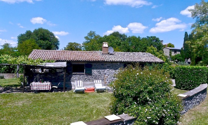 Castel Giorgio Cottage | Idyllic HOLIDAY HOUSE/COTTAGE in private park: QUIET + pool + sauna + gym