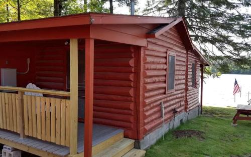 Tomahawk House | Idyllic Log Cabin Steps from Somo Lake near Tomahawk, Wisconsin