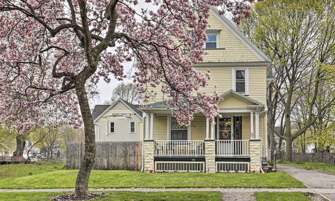 Rochester Apartment | Idyllic Rochester Apt w/Hot Tub: 2 Miles to Dtwn!