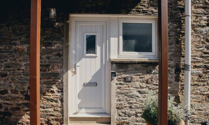 East Prawle Apartment | Idyllic rural retreat with one bedroom and parking