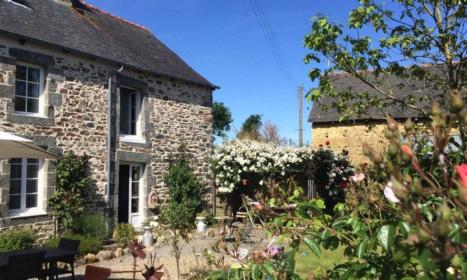 Rouillac Cottage | Idyllic rustic rural gite