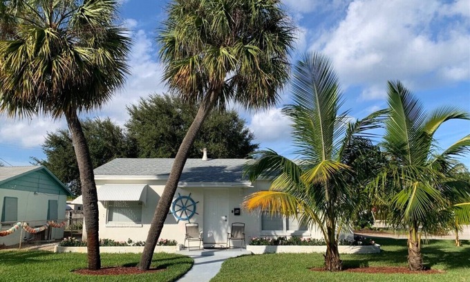 Riviera Beach House | If you want to be near the water, the Boat House is the place to be!