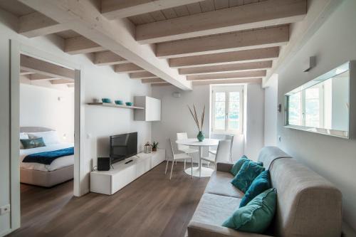 Morcote Apartment | Il Balcone sul Lago by Quokka 360 - historic lakeside flat in Morcote