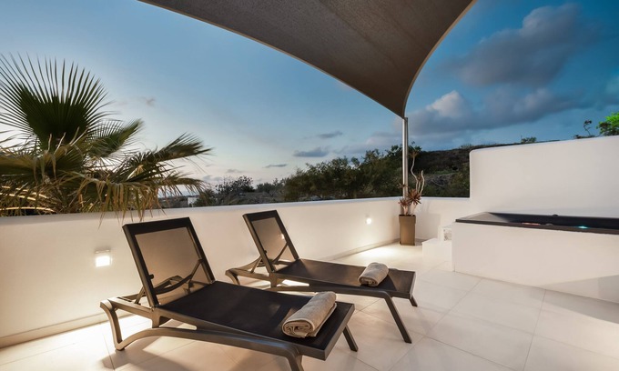 Vourvoulos Villa | iL Fagiolo | Suite 1 | Hot Tub | Privacy