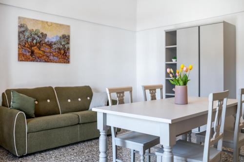 Montalbano Apartment | IL GIARDINO DEL MANDARINO HOUSE