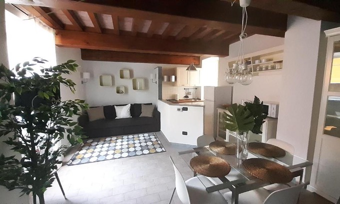 Carrara Apartment | il nido dell'arancio