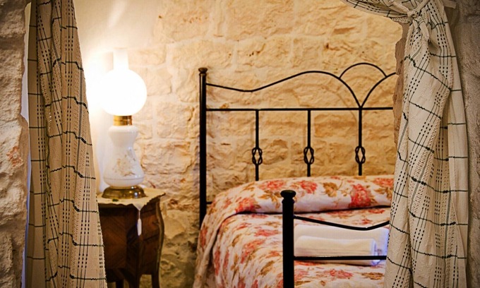 Martina Franca House | Il Panoramico: trullo house from the 1800s with a view of the vineyard and the Valle d'Itria