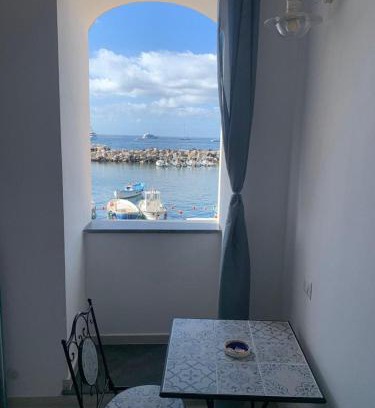 Procida Apartment | Il Porticciolo House
