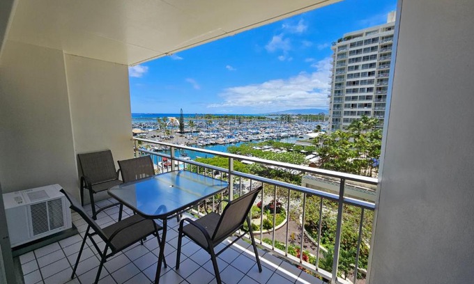 Waikiki Apartment | Ilikai Hotel Condo with Kitchen and Ocean View