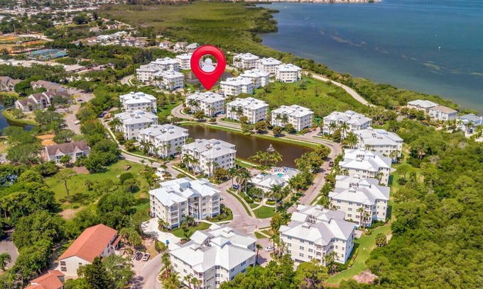 Whitney Beach Condo | IMG Academy-Palma Sola-Panoramic Views