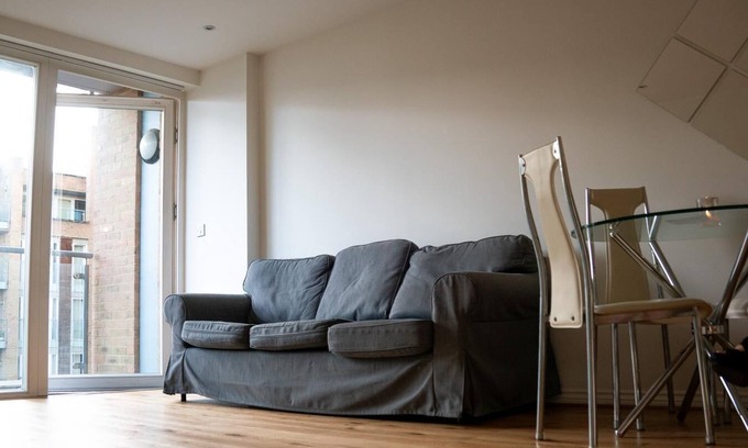 Nine Elms Apartment | Immaculate 1-Bed Apartment in London