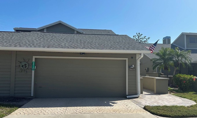 Trailer Estates Villa | Immaculate 3 bedroom villa: updated amenities on the Prestigious IMG Golf Course