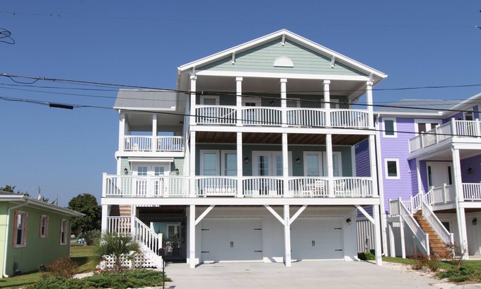 Kure Beach House | Immaculate Luxury Ocean View 6BR 4.5BA House with Pool and Elevator