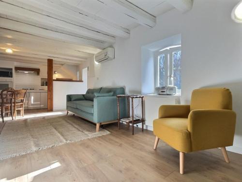 Saint Jacques des Arrets House | Impasse des Hirondelles by Miss K Conciergerie