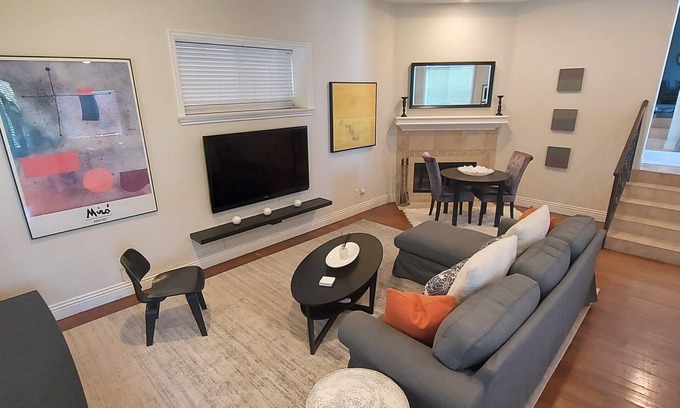 The Strand House | IMPECCABLE LUXURY! 3000 ft beach home.STEPS TO IT ALL- BEACH,TOWN,TENNIS, PARK!