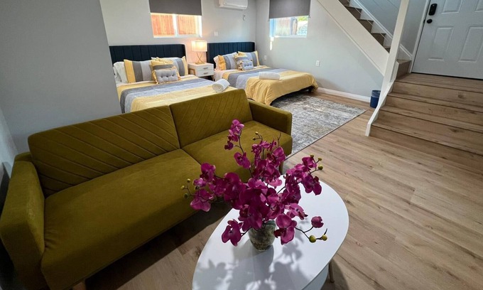 La Puente Apartment | ★ IMPRESSINGLY COZY 2 STOREY STUDIO QUEEN BEDS ★