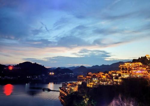 Xiangxi House | Impression Inn Furong Town Waterfall Branch