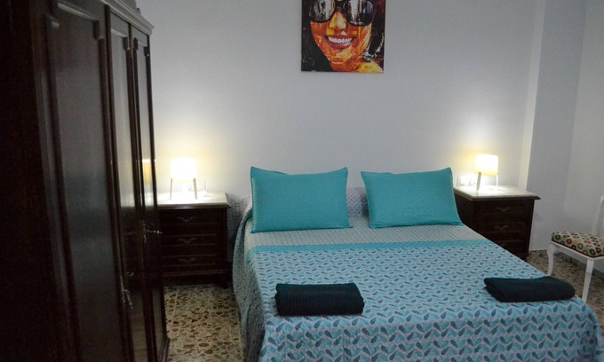 Alicante Apartment | Impressive 1bed Apartment with a stunning bathroom