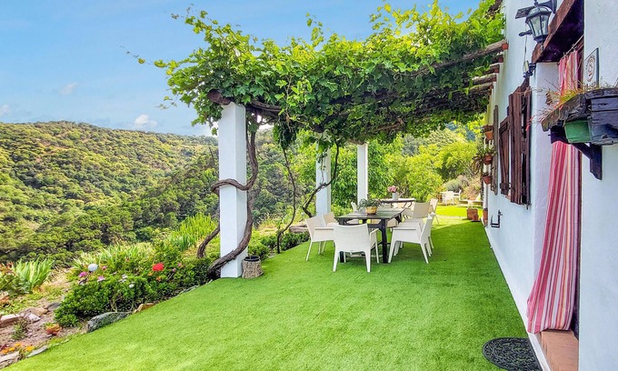 Algatocin House | In a quiet location, with magnificent panoramic mountain views, this authentic vacation home welcome