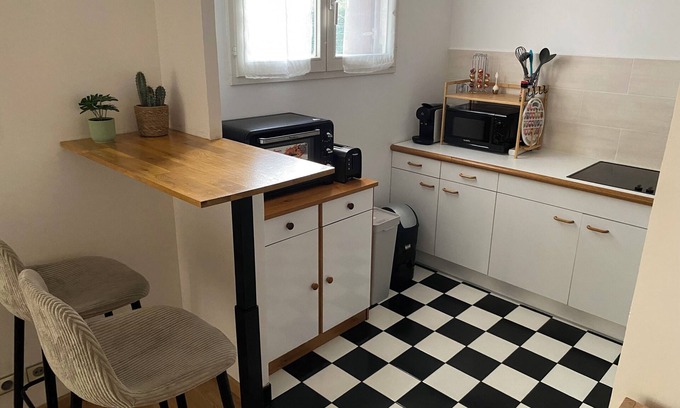 Draveil Apartment | In a quiet residence on the edge of a park. Spacious T2 apartment.