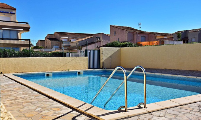 Marseillan Plage Apartment | In a residence with swimming pool