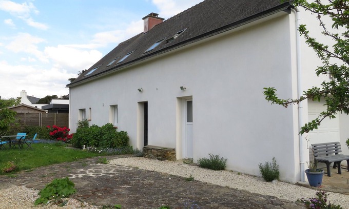 Sarzeau Apartment | IN CAME, BRIGHT, APARTMENT 5 PEOPLE, BEACH 50 M? GARDEN? WIFI PARKING