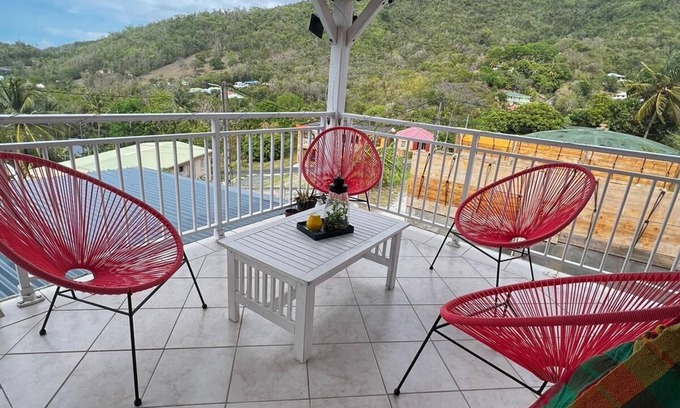 Bas Vent House | In DESHAIES, 500 m walk to the beach of Riflet - Family house