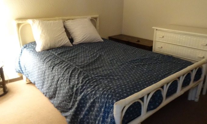 Allos Apartment | In the center of the resort and shops ground floor apartment sleeps 6