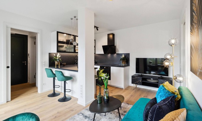 Dreimuhlen Apartment | In the central and popular Dreimühlenviertel, this luxurious and modern vacation apartment welcomes