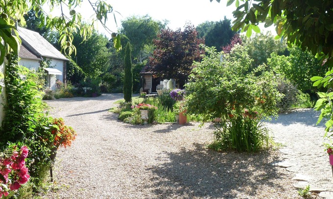 Chateau du Loir Cottage | in the heart of nature small gite for 2 to 6 people