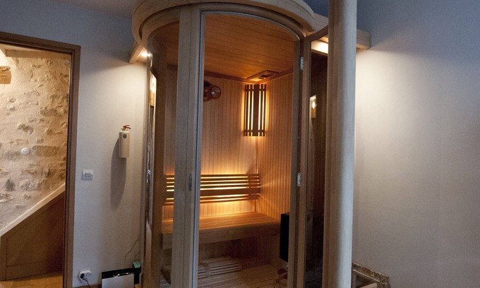 Fontainebleau Cottage | In the heart of Fontainebleau! "Les Anges de Fleury" Maison Hotel de Tourisme