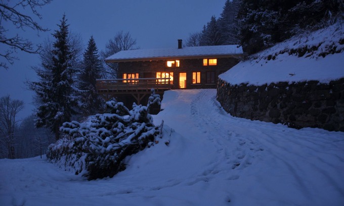 Les Varcins Ski Chalet | In the heart of the three valleys, large authentic chalet with no neighbors, 14 beds