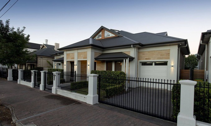 Glenelg House | In the Heart of Glenelg at Gordon St Villas