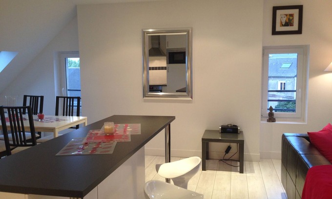 Honfleur Apartment | In the heart of Honfleur, 70m2 of HAPPINESS, WIFI, public parking nearby