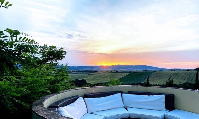 Santa Luce House | in the heart of Tuscany, fabulous farmhouse surrounded by greenery and with every comfort!
