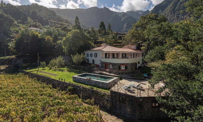 Sao Vicente Cottage | In the Laurissilva forest, Casa do Lanço