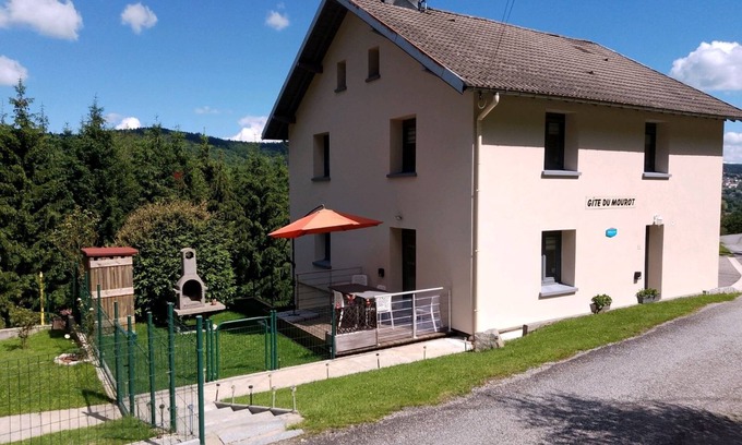 Le Syndicat Cottage | In the mountains with PRM access 15 km from Gérardmer "Gérardmer Fantastic Festival".