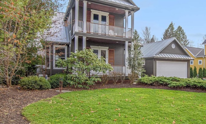 Saugatuck House | IN TOWN Luxury Resort -hot tub, heated pool & a two season entertainment room