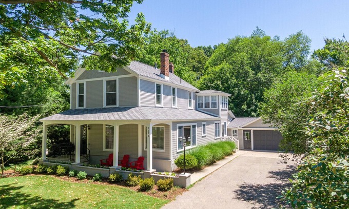 Saugatuck House | In-Town Saugatuck Walk to Town “Magical Backyard” 5 Stars!