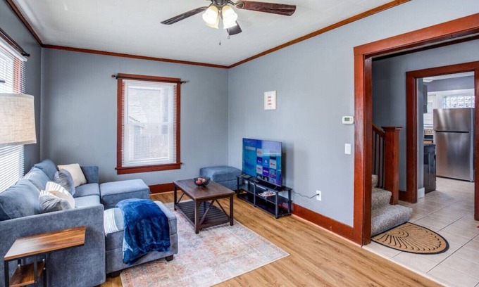 South Wedge House | In-Unit Laundry, Parking, 1GB WiFi, & Patio Deck