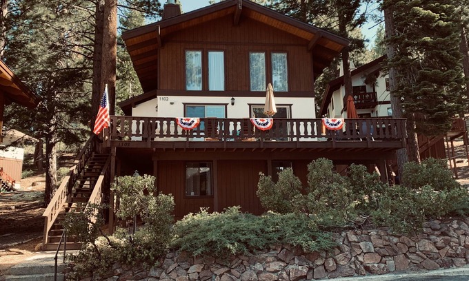 Incline Village House | Incline Village 4 bd Modern Chalet With Pool, Hot Tub, Tennis/Pickleball access