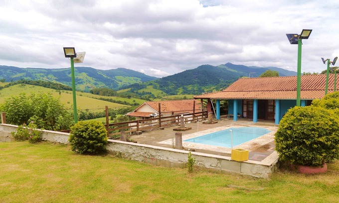Extrema House | Incrível chácara com piscina e lazer em Extrema/MG