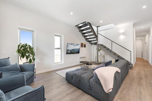 Fitzroy Apartment | Incredible Balcony Duplex in the Heart of Fitzroy