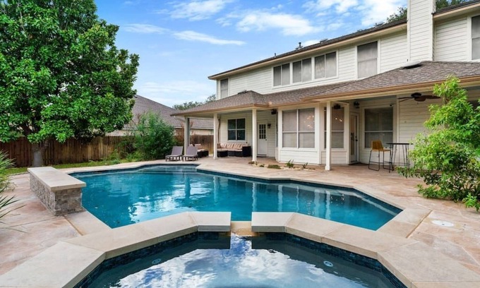 Pflugerville House | Incredible Heated Pool/HotTub! Gameroom-Movieroom!